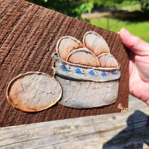 Vintage Farmhouse Hand-Painted Wooden Plaque With Basket Of Eggs Signed By "Libb - Picture 7 of 7